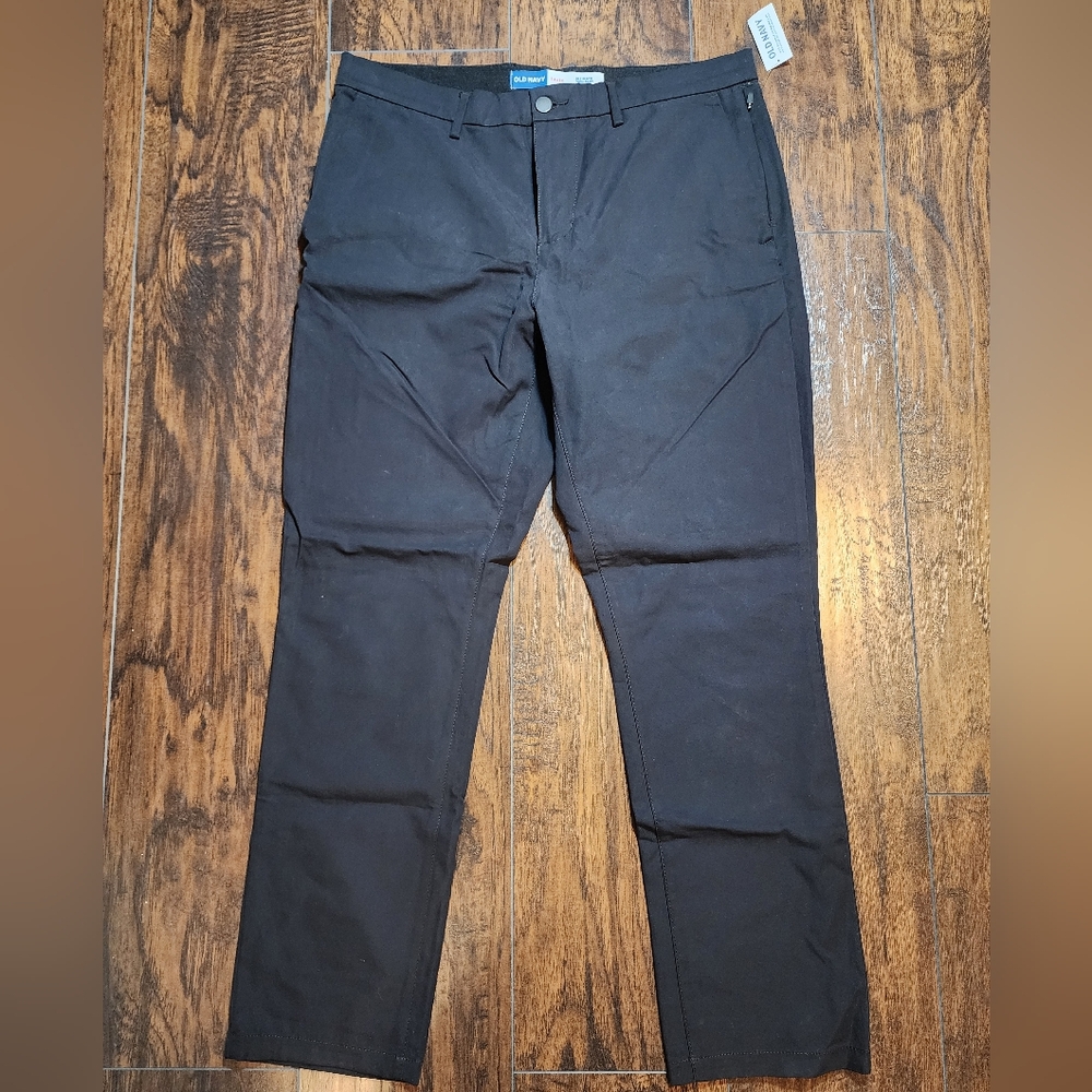 ⛔️SOLD⛔️Old Navy Men's Black Tech Slim Chino Pants NWT